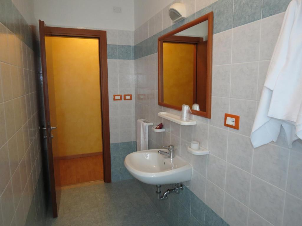 Quali sono i migliori hotel vicino a Santuario della Madonna dell'Angelo? * Caorle